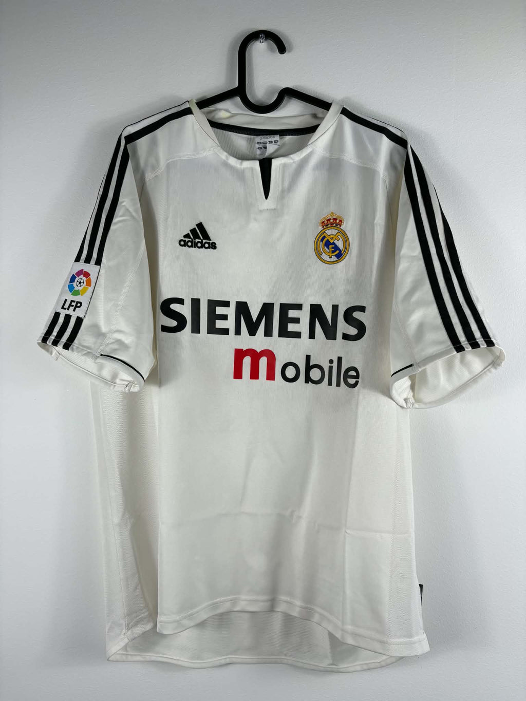 Real Madrid 2003/04 home jersey – David Beckham #23