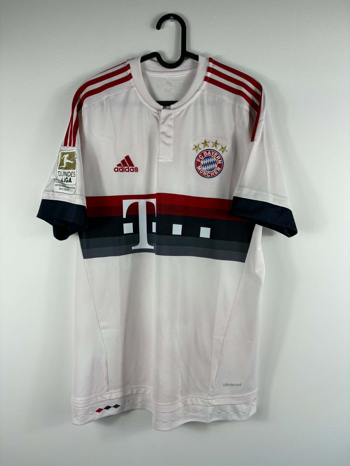 Bayern Munich 2015/16 away jersey – Arjen Robben #10